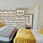 George House-Weeklystay-Centrelocation-Student-Business-Parking-Sleep8