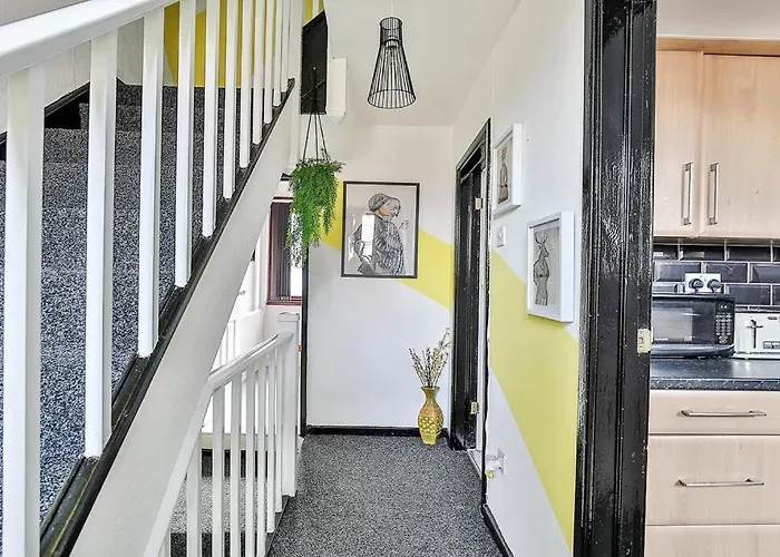 George House-Weeklystay-Centrelocation-Student-Business-Parking-Sleep8